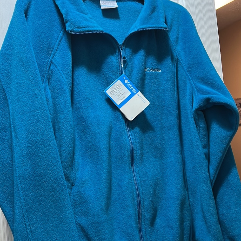 NWT Women’s  Fleece Columbia Jacket